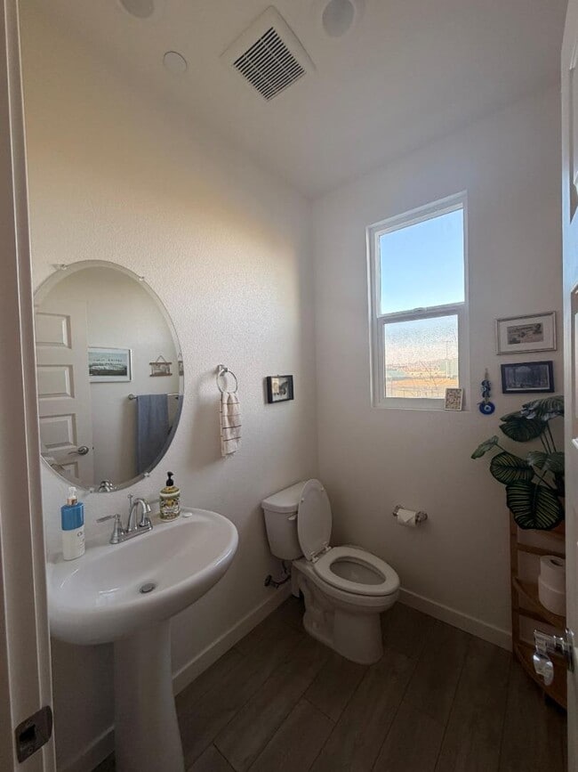 Building Photo - 1659 18th St