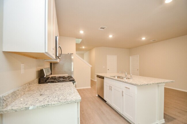 Building Photo - 25513 Blossom Ct