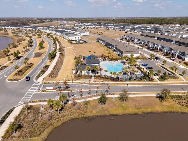 Building Photo - 5090 Shady Pnes Dr