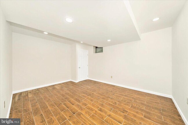 Building Photo - 1925 Pagebrook Rd