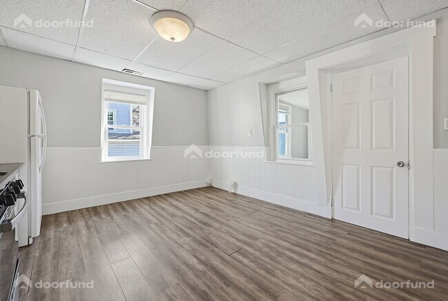 Building Photo - 17 Wachusett St