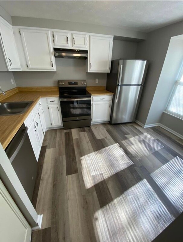 Building Photo - 8400 Brigadoon Ct