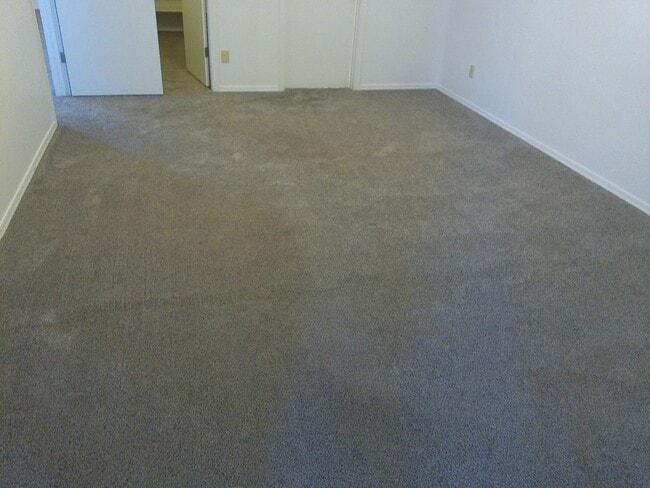 Building Photo - LONG TERM 12 MONTH LEASE