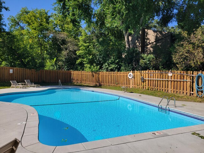 Building Photo - 1859 Yuma Ln N