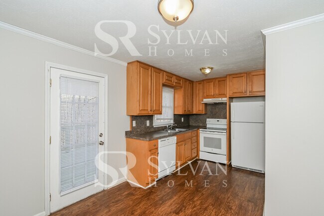 Building Photo - Discover Comfort and Convenience