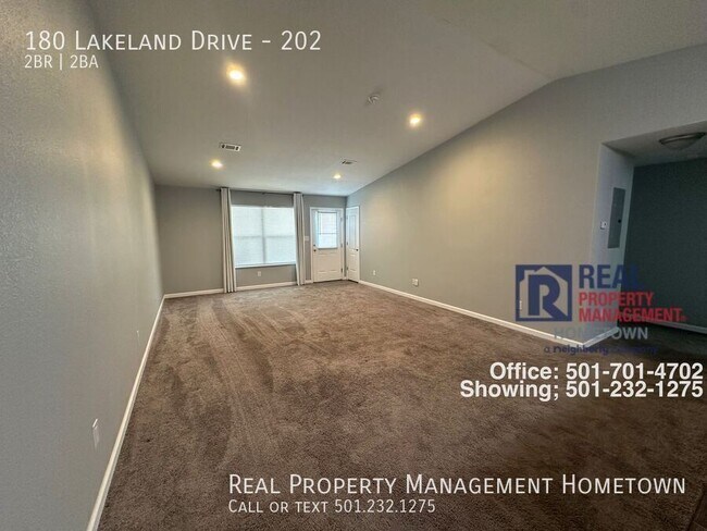 Building Photo - 180 Lakeland Dr