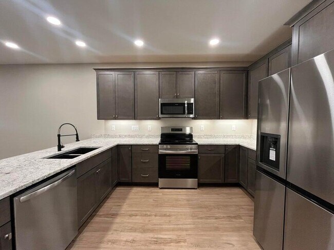 Building Photo - 2879 Leah's Ln