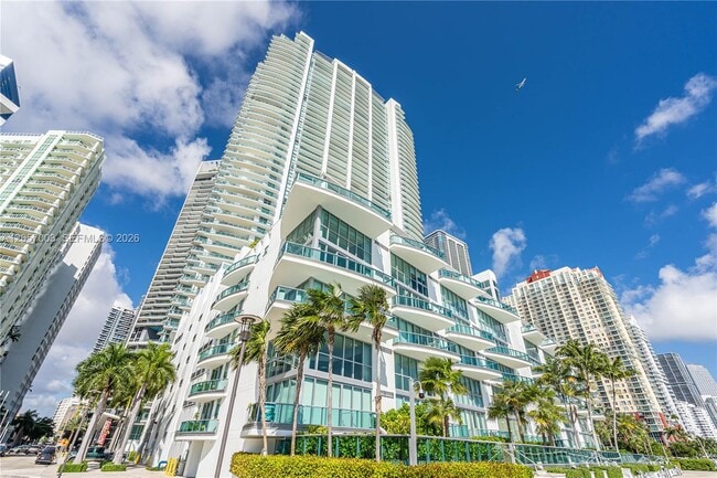 Building Photo - 1331 Brickell Bay Dr