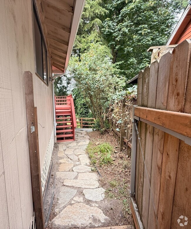 Building Photo - 2217 NE Landover Dr