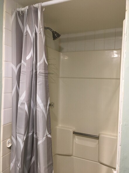 Basement Bathroom - 3906 7th St
