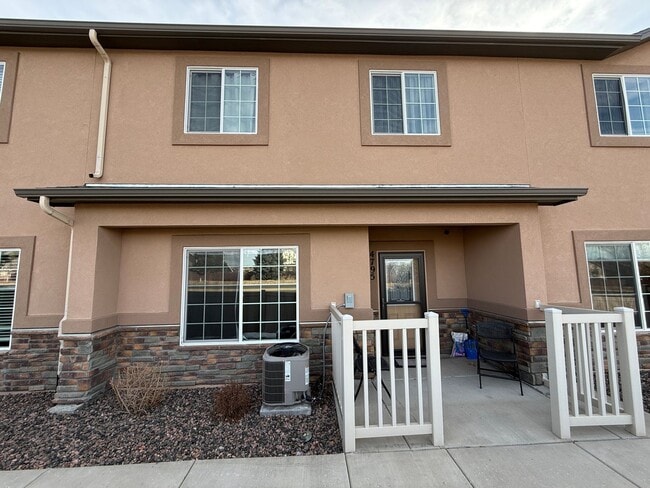 Building Photo - 3 Bed 3 Bath Townhome in Stetson Hills – Prime Location Near Powers Corridor!