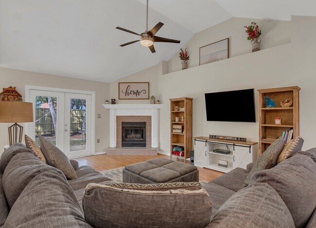 Building Photo - 4501 Parkwood Square