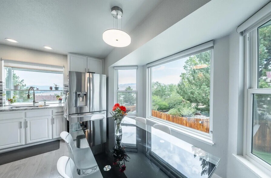 Building Photo - 932 University Ridge Ct