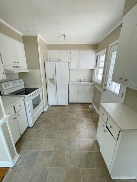 Building Photo - 2307 Maywood St