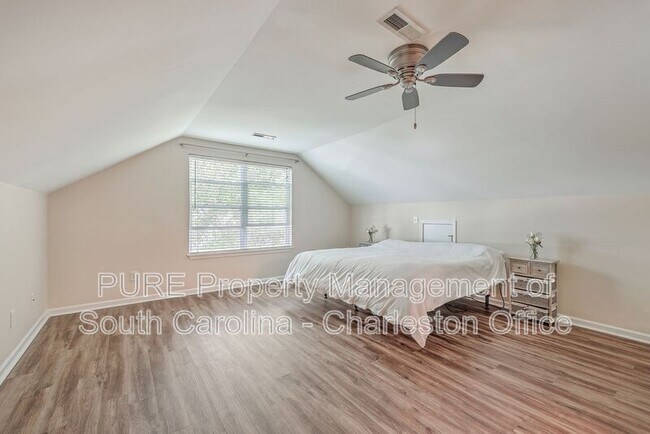 Building Photo - 8800 Dorchester Rd