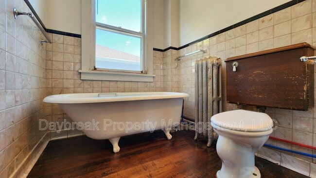 Building Photo - 1312 3rd Ave N