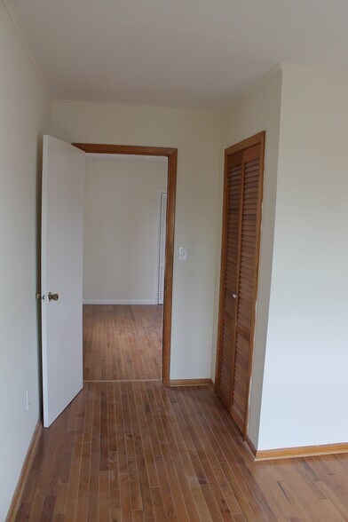 Building Photo - 308 3rd St