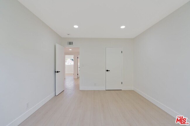Building Photo - 22563 Tiara St