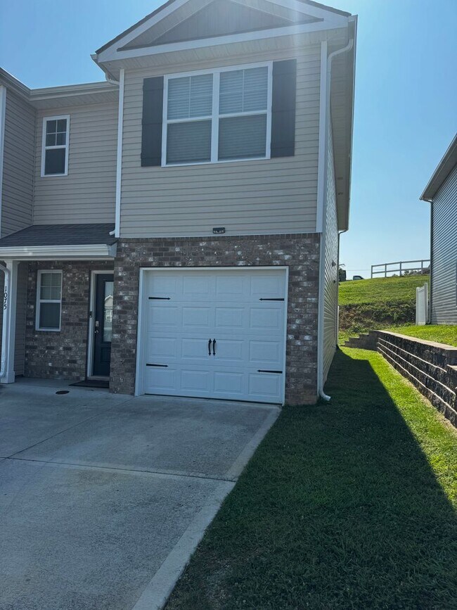 Building Photo - 1075 Hammett Rd