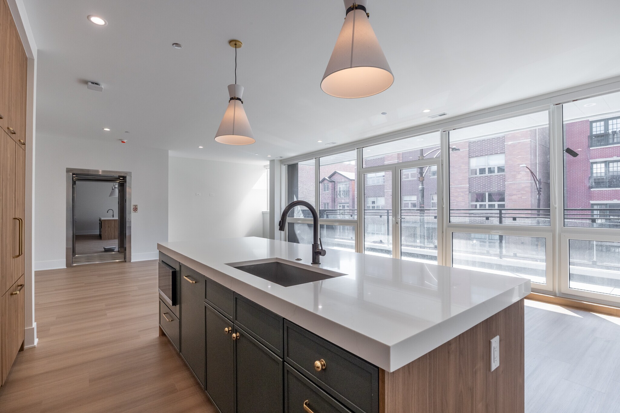 Building Photo - 1610 W Grand Ave