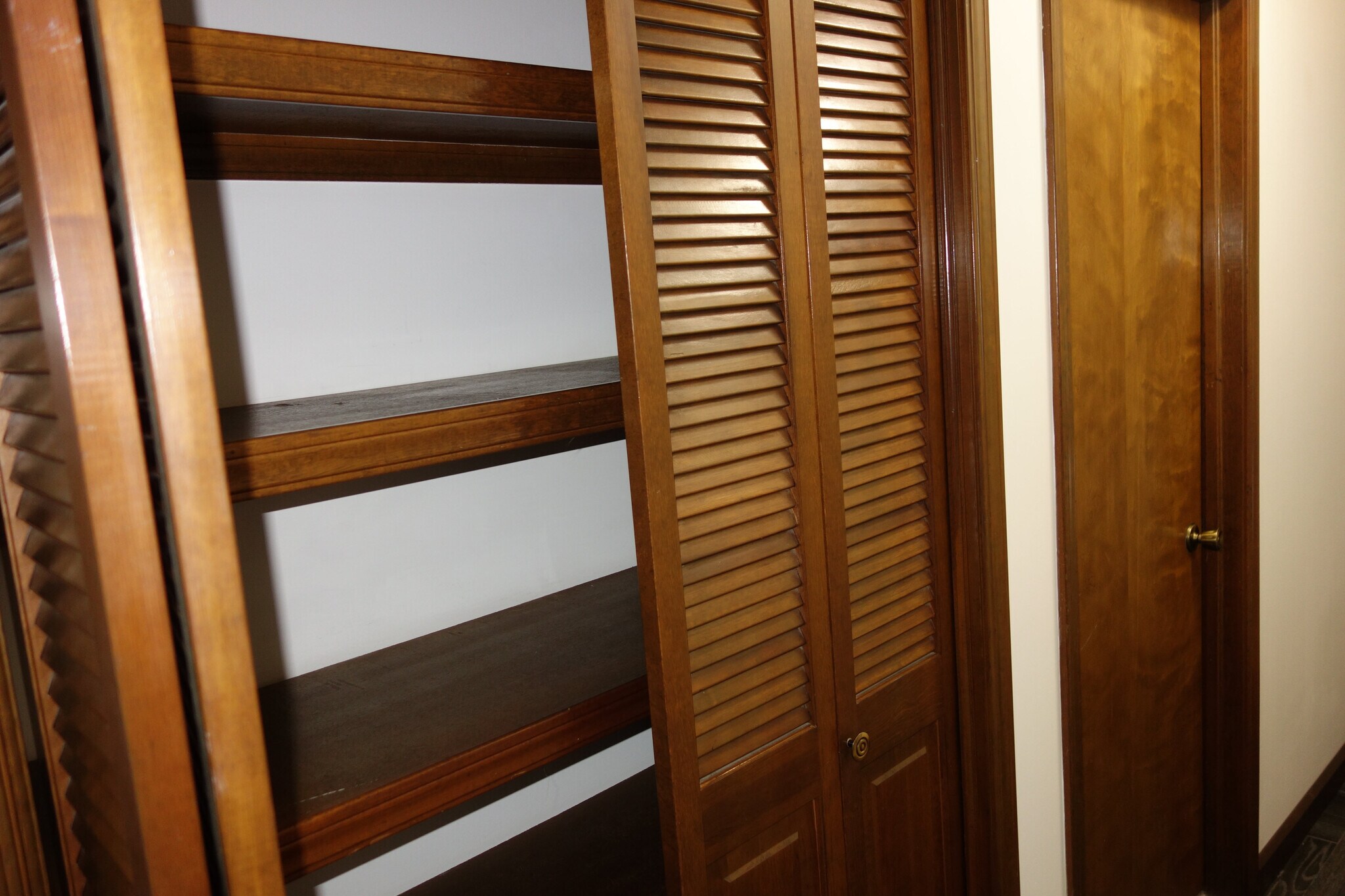 linen closet in hallway - 3324 E 73rd St