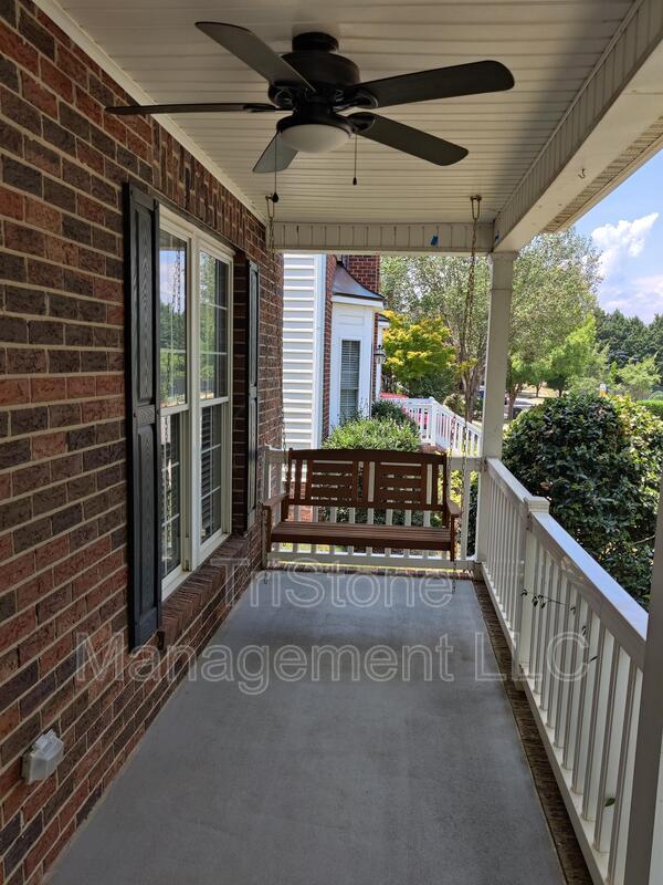 Building Photo - 14512 Harvington Dr