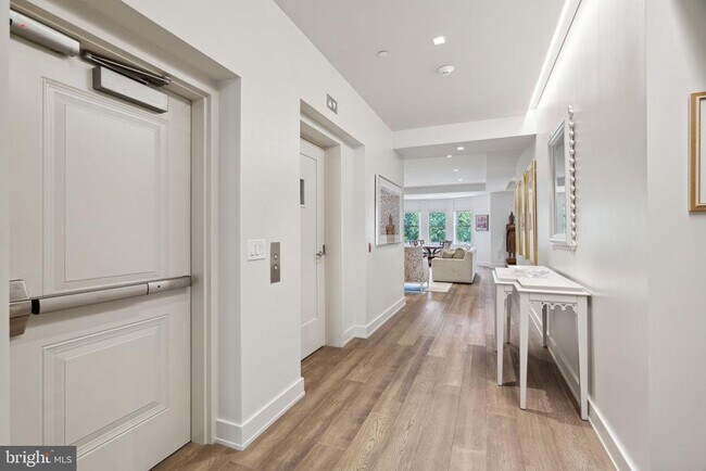 Building Photo - 130 18TH St