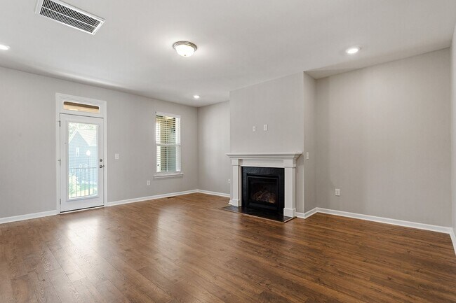 Building Photo - Spacious 4 Bedroom Townhome in Wake Forest!