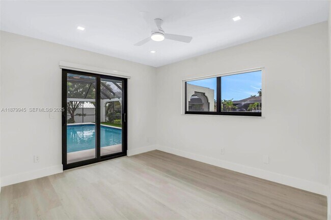 Building Photo - 105 Sinclair St SE