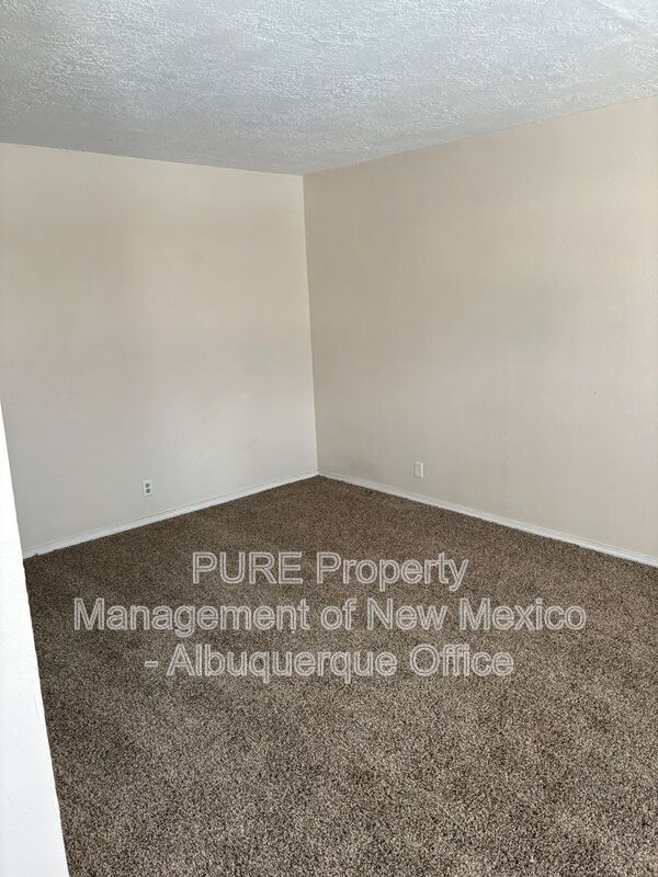 Building Photo - 12400 Hardin Ct NE