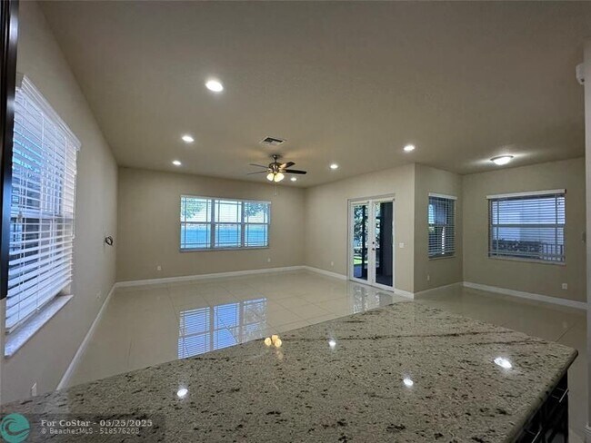 Building Photo - 9751 Blue Isle Bay