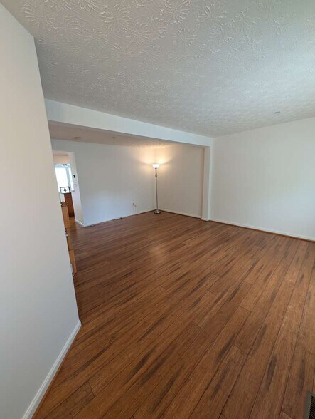 Building Photo - 2450 Ivy Landing Way