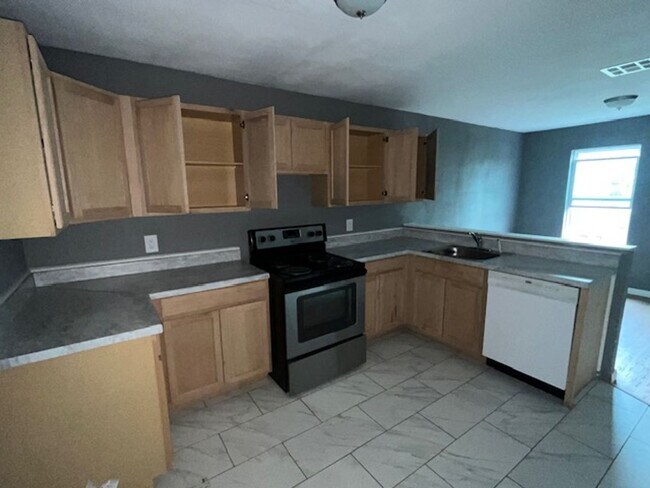 Building Photo - 3303 Toledo Dr
