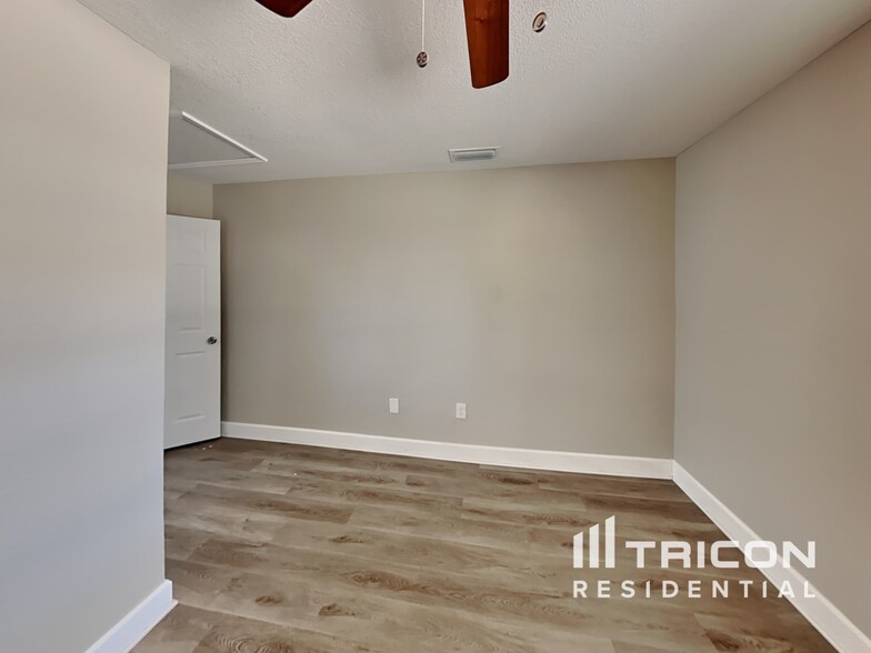 Building Photo - 2546 Glenview Dr