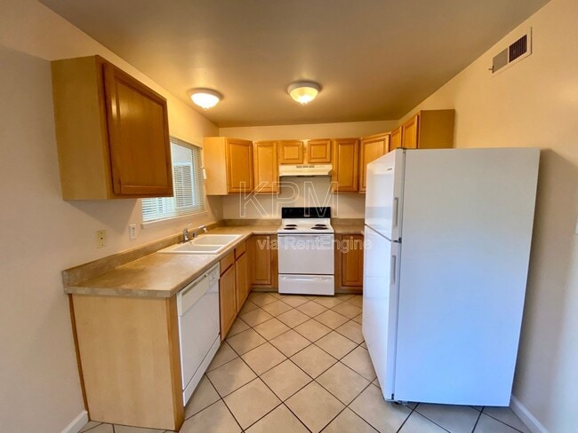 Building Photo - 7714 Brentwood Dr
