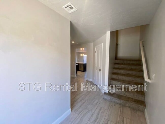 Building Photo - 3132 S Relic Ridge Dr