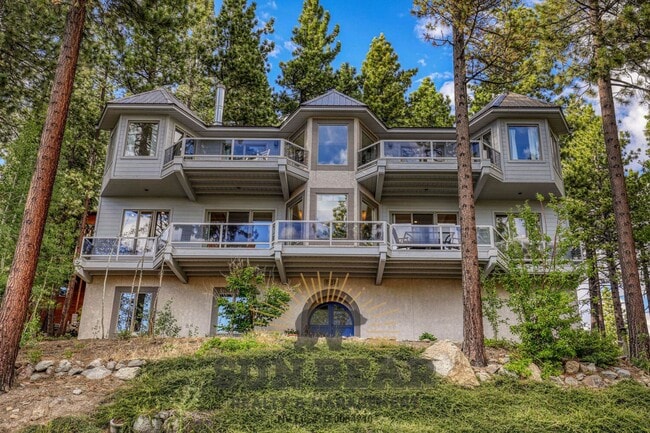 Building Photo - Beautiful Home w Peek Lakeview!