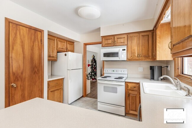 Building Photo - 1236 Hercules Ln