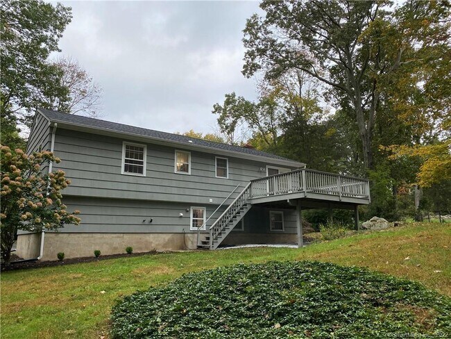 Building Photo - 65 Cherry Ln
