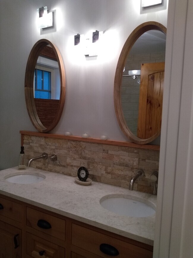 double sink - 21253 Lake George Blvd