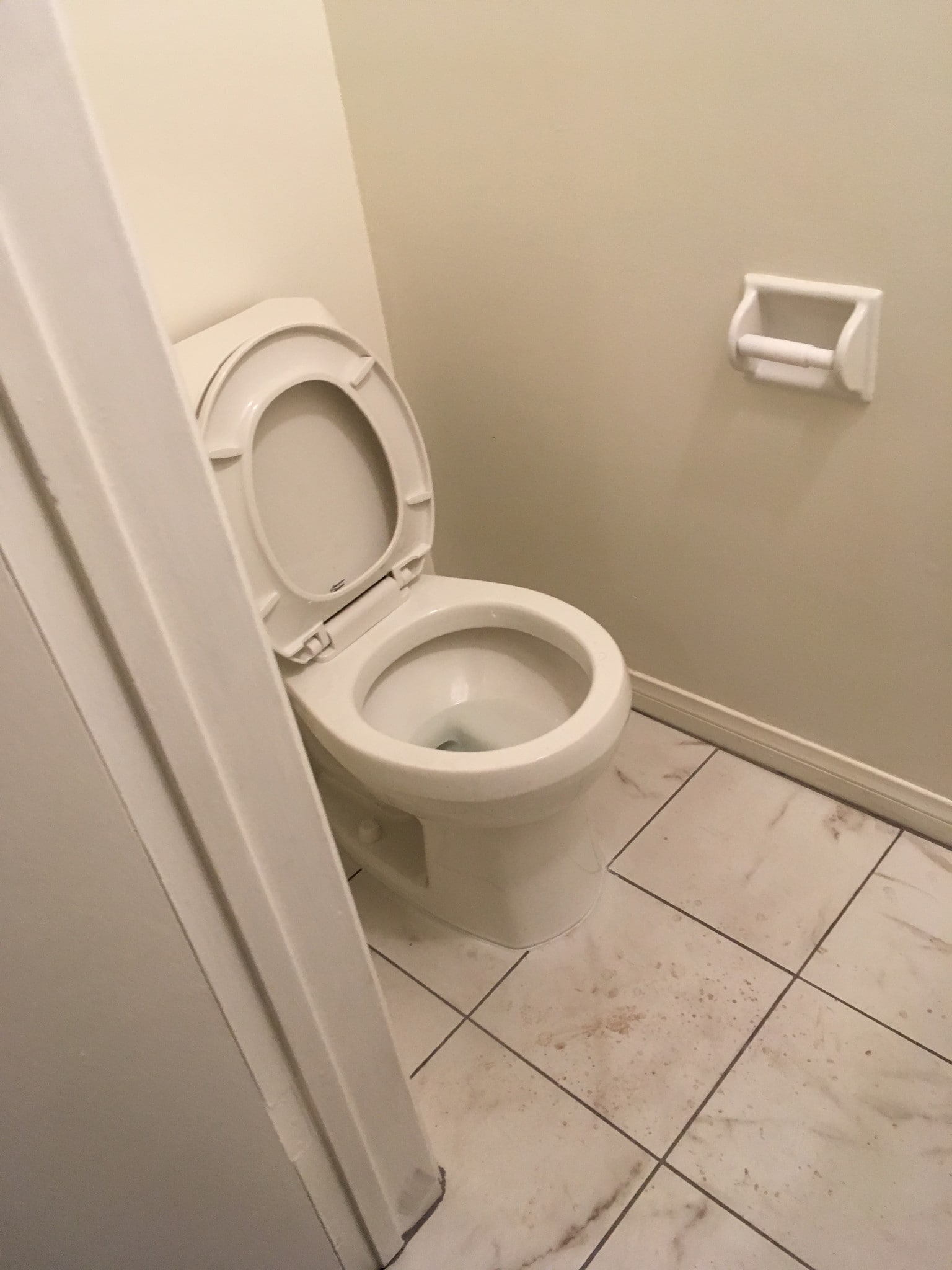 1/2 bathroom in Main suite - 11702 Crenshaw Blvd