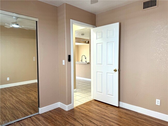 Building Photo - 7640 Botany Bay Dr