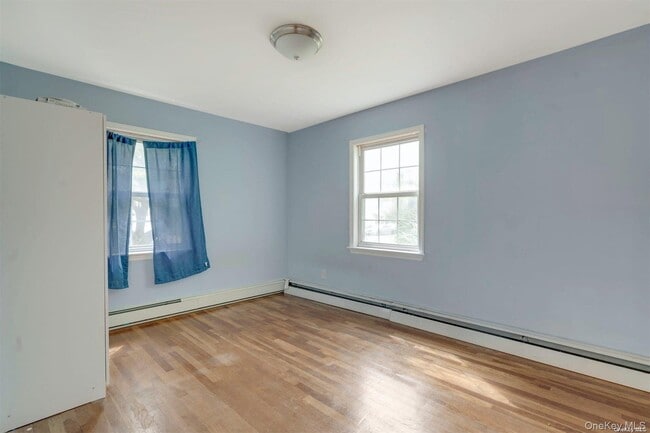 Building Photo - 4 Cheshire Rd