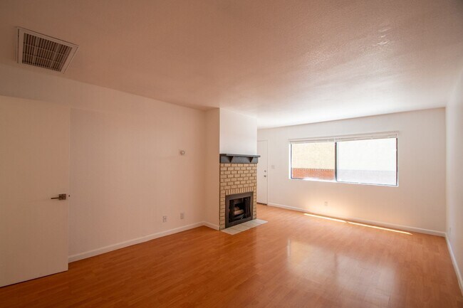 Interior Photo - 5617