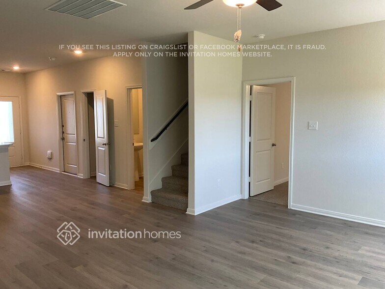 Building Photo - 10025 Pilot Pl