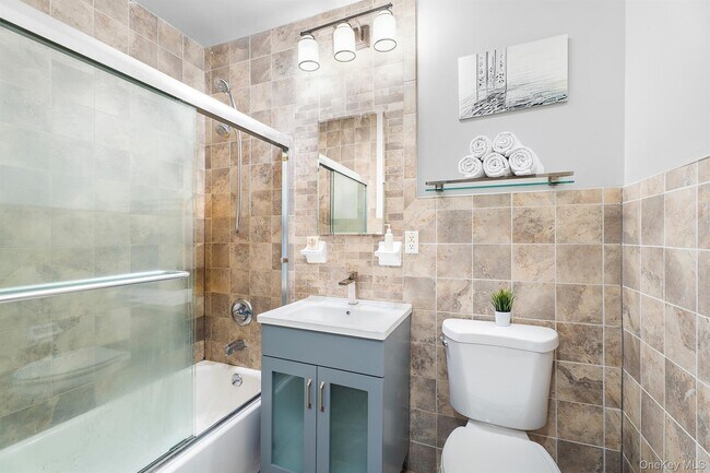 Building Photo - 71-19 162nd St