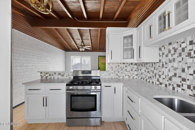 Building Photo - 6203 Trowbridge Dr