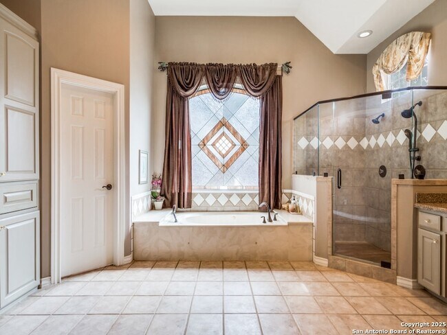 Building Photo - 19114 Autumn Garden