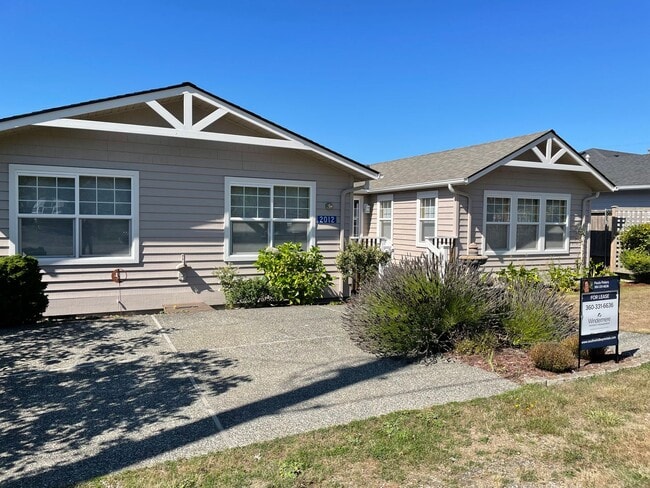 Primary Photo - Lovely Mid-Island Home Available August 19th!