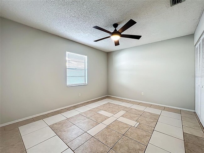 Building Photo - 1623 Carter Oaks Dr